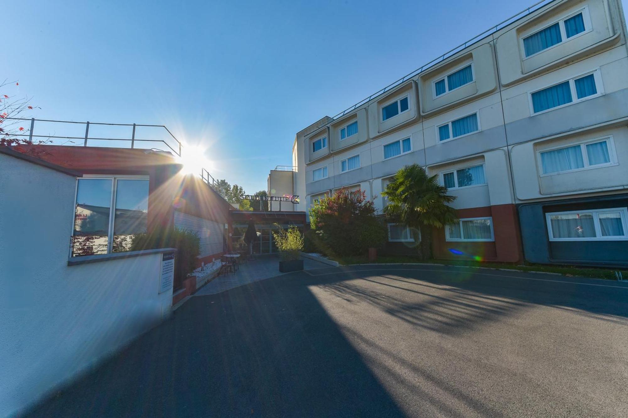 Golden Tulip Roissy Saint Witz Hotel Exterior photo